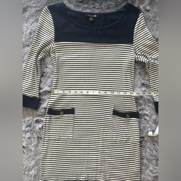 Navy blue & white striped nautical Bodycon dress, 3/4 sleeves, Size Large EUC - Picture 4 of 9